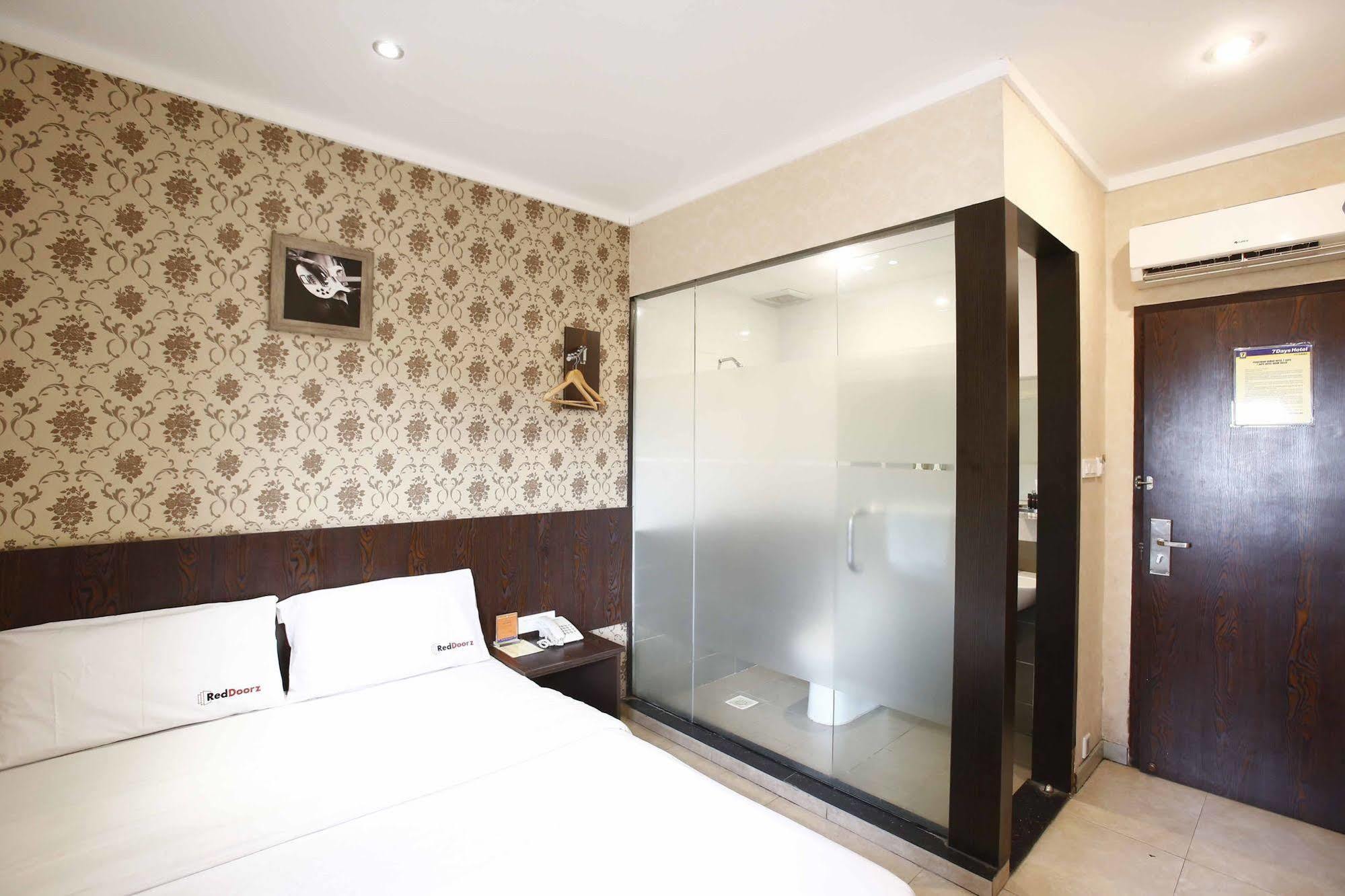 Reddoorz @ Gajah Mada Hotel Jakarta Eksteriør billede